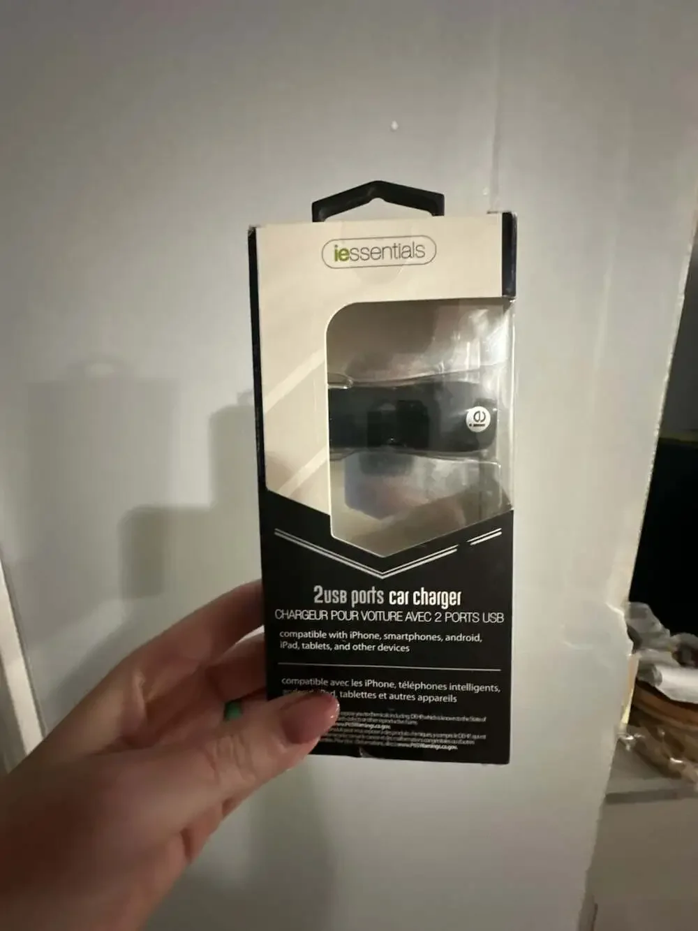 ieEssentials 2 USB Ports Car Charger 3.4 Amp 17 Watts